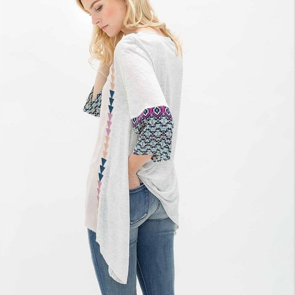 Gimmicks by BKE Southwestern Top - Picture 4 of 10